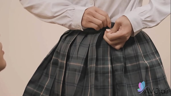 Sexy Chinese teen Yuli who likes wild fucks.